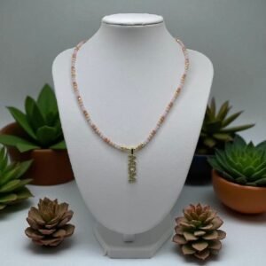 Collar con dije palabra MOM