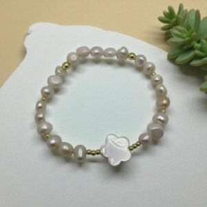 Pulsera Perla de rio dije trébol blanco